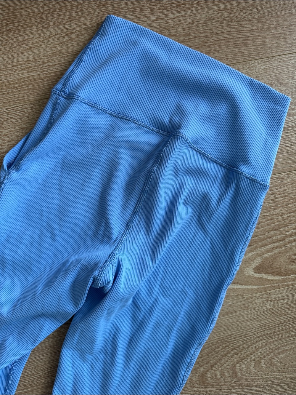 aerie Offline Ribbed High-Waist Flare Leggings in Blueberry milk - Picture 5 of 6